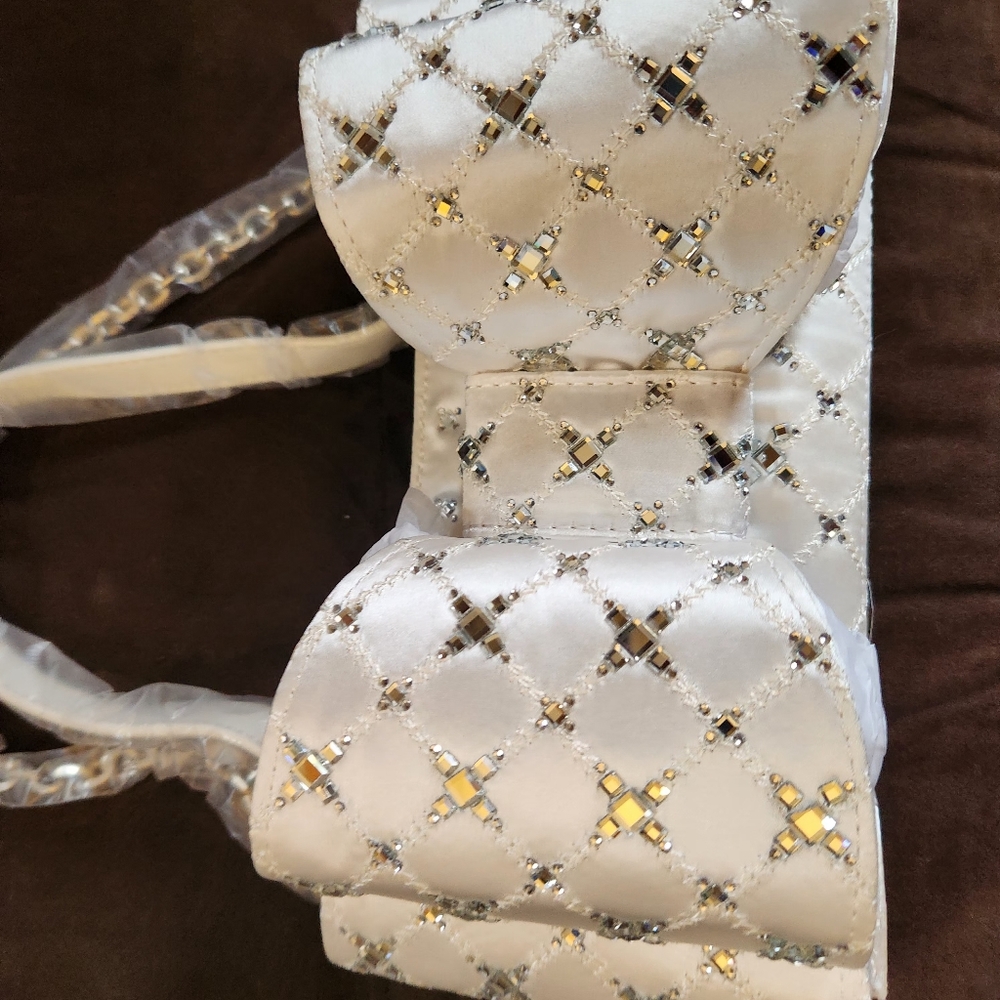 Chic Quilted Bow Handbag